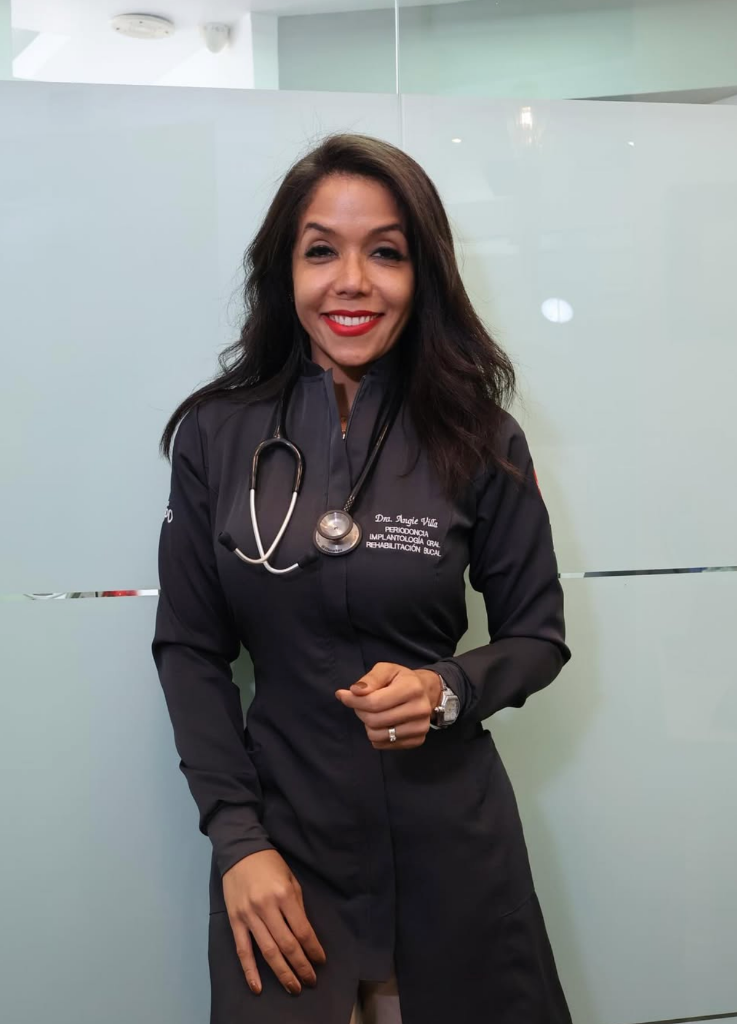 Dra. Angie Villa - Especialista en Periodoncia